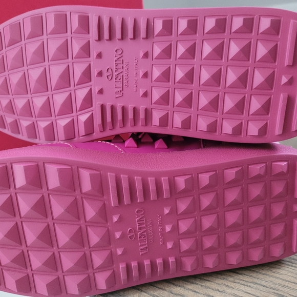 Valentino Garavani Women's Rockstud Sneakers Fuschia 35 - Picture 4 of 6